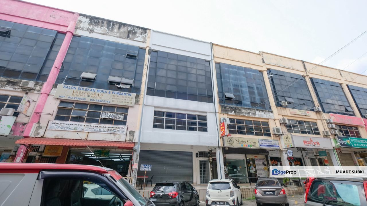 (FREEHOLD, MURAH,near IOI Puchong) 3 storey Shoplot Puchong Jaya Hot Area, Selangor, Puchong