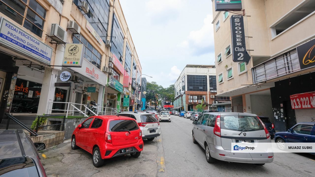 (FREEHOLD, MURAH,near IOI Puchong) 3 storey Shoplot Puchong Jaya Hot Area, Selangor, Puchong