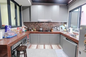 (Freehold, Extend Reno, Big Land Area, 7R8B) Triple Storey Bungalow The Enclave, Bukit Jelutong