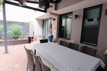 (Freehold, Extend Reno, Big Land Area, 7R8B) Triple Storey Bungalow The Enclave, Bukit Jelutong