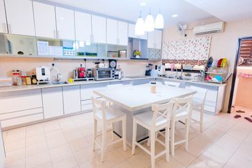 2sty Bukit Jelutong Shah Alam Corner,Reno Cantik, Freehold, Face East