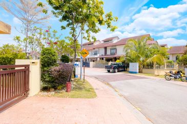 2sty Bukit Jelutong Shah Alam Corner,Reno Cantik, Freehold, Face East