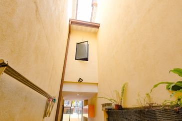 2sty Bukit Jelutong Shah Alam Corner,Reno Cantik, Freehold, Face East