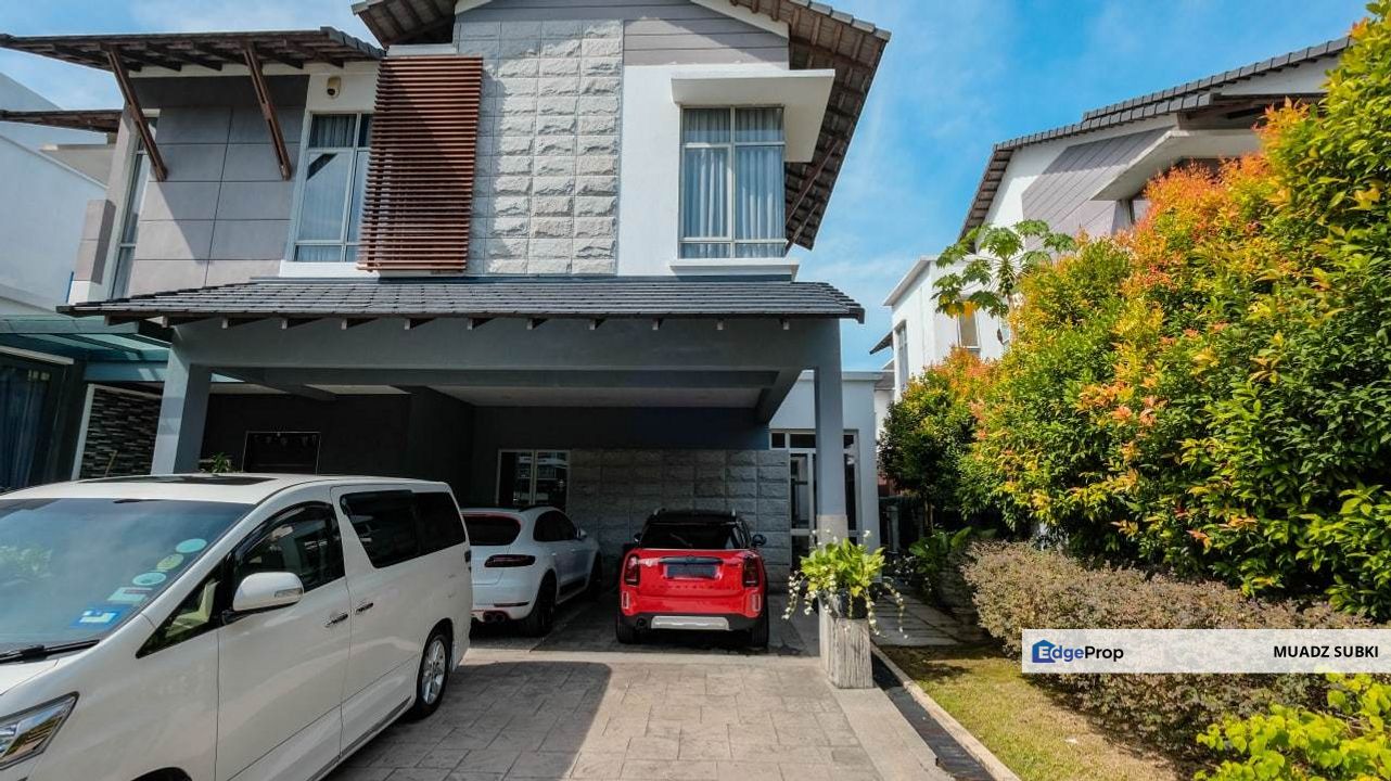 (NON BUMI, FACE OPEN, FULLY FURNISH) Double Storey Bungalow Laman Seri, Seksyen 13 Shah Alam, Selangor, Shah Alam