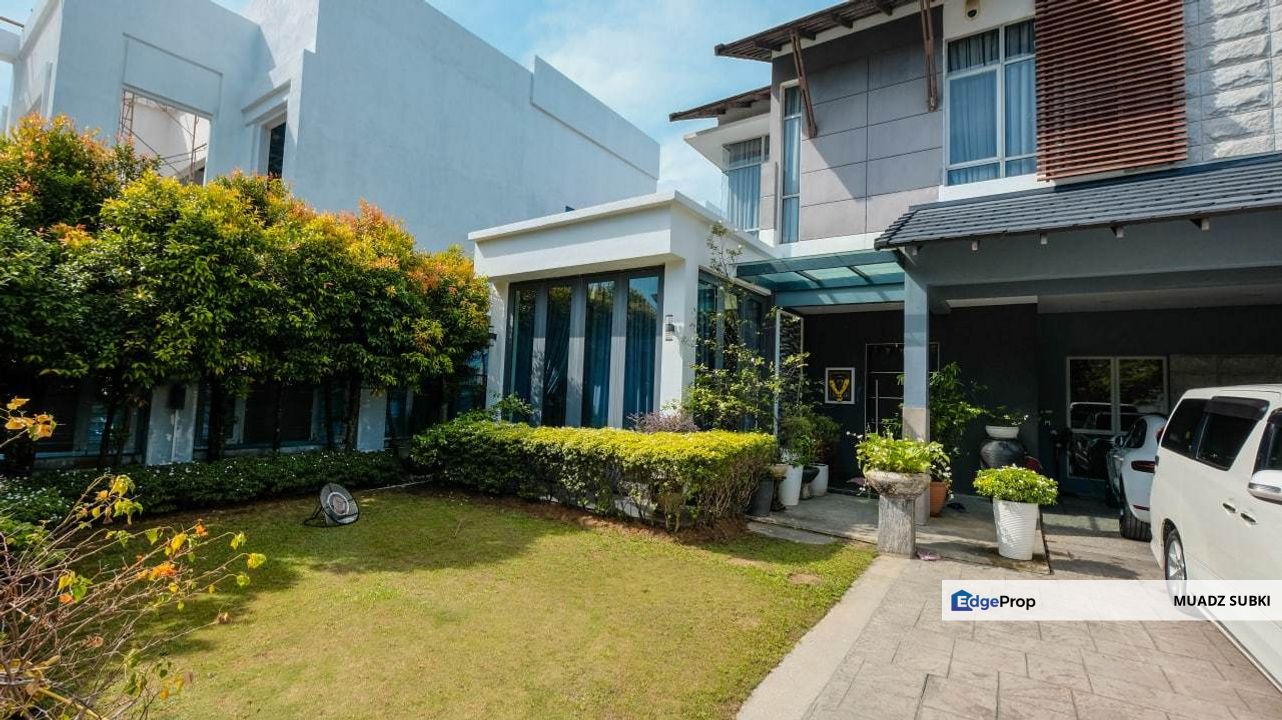 (NON BUMI, FACE OPEN, FULLY FURNISH) Double Storey Bungalow Laman Seri, Seksyen 13 Shah Alam, Selangor, Shah Alam