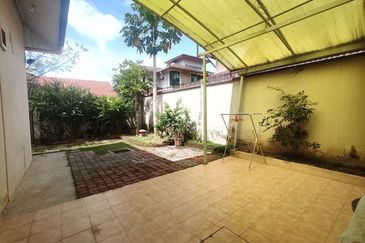 Desa Pinggiran Putra