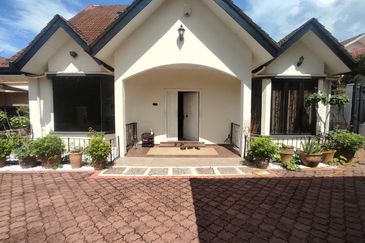 Desa Pinggiran Putra