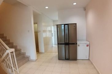 Puncak Jalil PUJ 4 Seri Kembangan 2.5 sty Fully Furnish,Cantik, 5Rooms