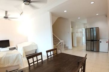 Puncak Jalil PUJ 4 Seri Kembangan 2.5 sty Fully Furnish,Cantik, 5Rooms