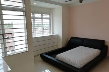 Puncak Jalil PUJ 4 Seri Kembangan 2.5 sty Fully Furnish,Cantik, 5Rooms