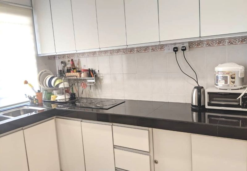 Puncak Jalil PUJ 4 Seri Kembangan 2.5 sty Fully Furnish,Cantik, 5Rooms