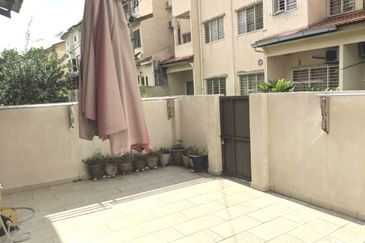 Puncak Jalil PUJ 4 Seri Kembangan 2.5 sty Fully Furnish,Cantik, 5Rooms