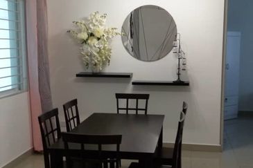 Cyberjaya Puchong Vision Residence Non Bumi, Corner, 2park, Full Furnish