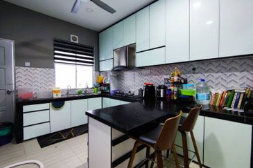 Bandar Saujana Putra 2storey house SUPER CANTIK RENO, EXTEND KITCHEN
