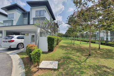 Parkfield Residences, Tropicana Heights