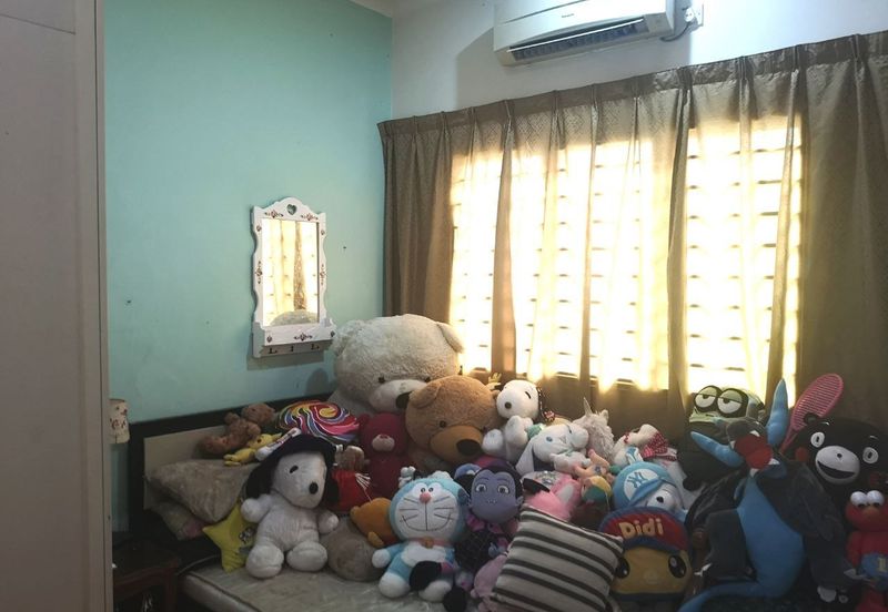 2sty Lestari Putra LEP Paragon Seri Kembangan Kitchen Cabinet, Fully Extended