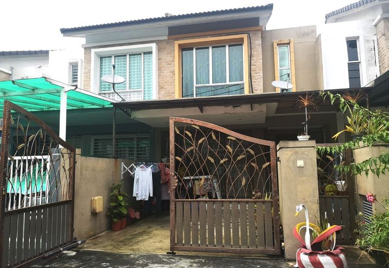 2sty Lestari Putra LEP Paragon Seri Kembangan Kitchen Cabinet, Fully Extended