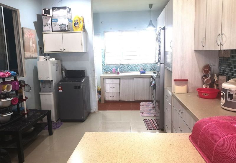 2sty Lestari Putra LEP Paragon Seri Kembangan Kitchen Cabinet, Fully Extended