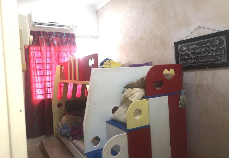 2sty Lestari Putra LEP Paragon Seri Kembangan Kitchen Cabinet, Fully Extended