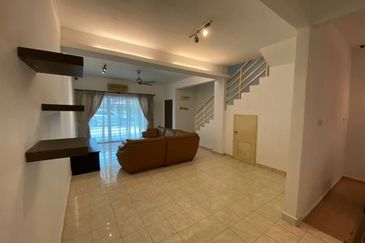 2sty Taman Putra Prima Puchong NonBumi Cantik Reno Extend Dapur, Face North