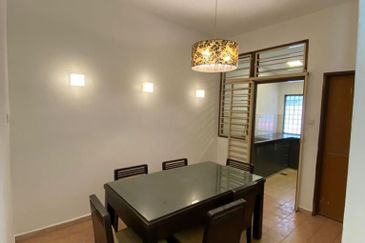 2sty Taman Putra Prima Puchong NonBumi Cantik Reno Extend Dapur, Face North