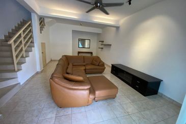 2sty Taman Putra Prima Puchong NonBumi Cantik Reno Extend Dapur, Face North