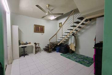 SemiD Cluster 2sty Putra Perdana Puchong NonBumi,Face Open, Extend Dapur