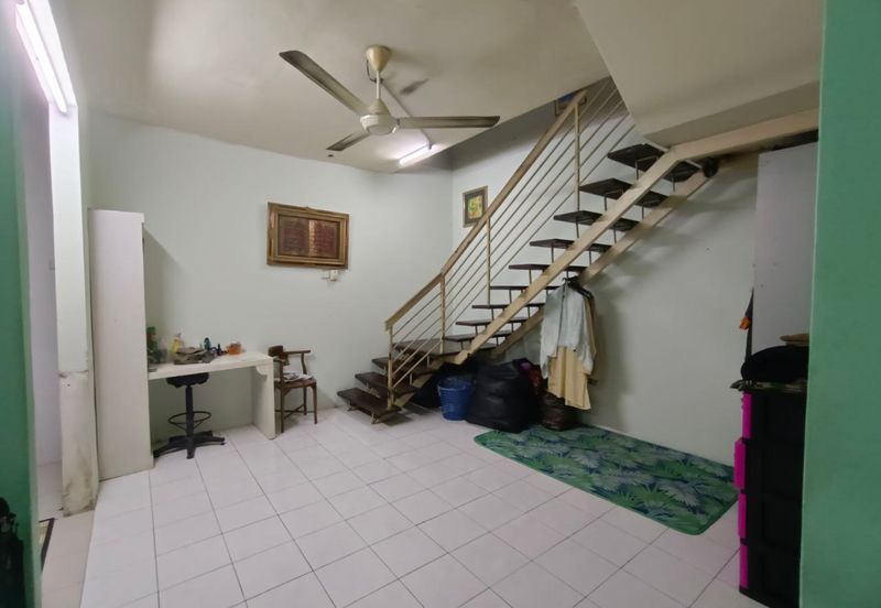 SemiD Cluster 2sty Putra Perdana Puchong NonBumi,Face Open, Extend Dapur