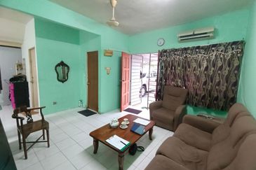 SemiD Cluster 2sty Putra Perdana Puchong NonBumi,Face Open, Extend Dapur