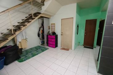 SemiD Cluster 2sty Putra Perdana Puchong NonBumi,Face Open, Extend Dapur