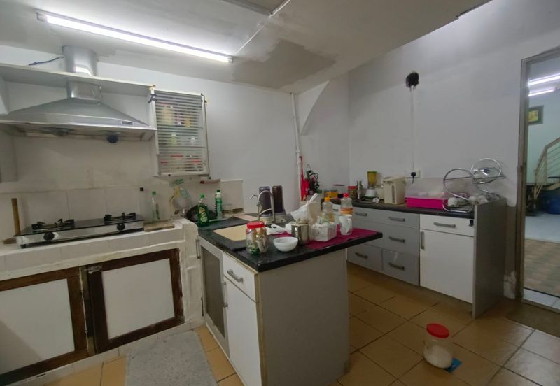 SemiD Cluster 2sty Putra Perdana Puchong NonBumi,Face Open, Extend Dapur