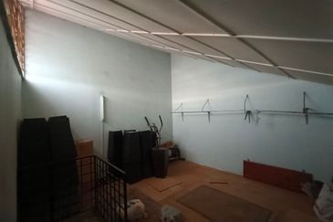 SemiD Cluster 2sty Putra Perdana Puchong NonBumi,Face Open, Extend Dapur