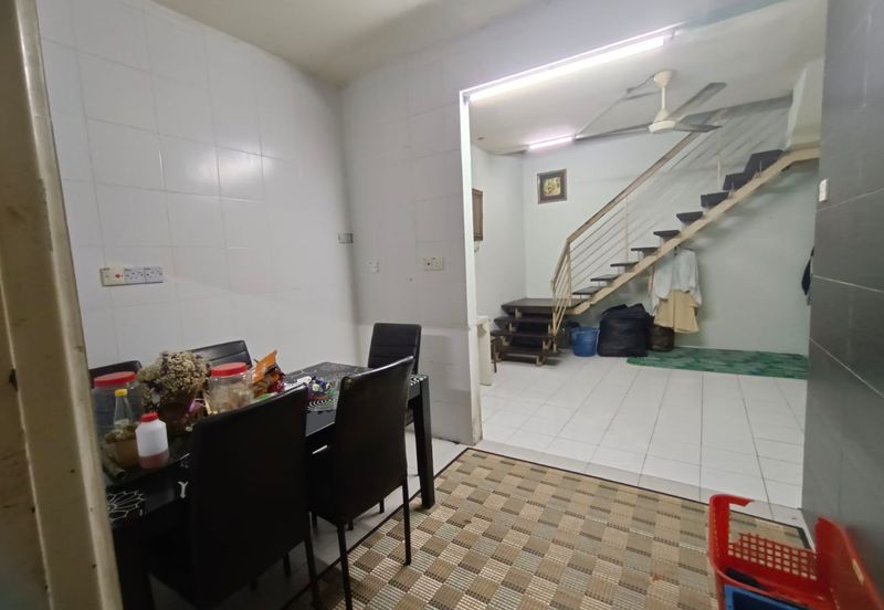 SemiD Cluster 2sty Putra Perdana Puchong NonBumi,Face Open, Extend Dapur