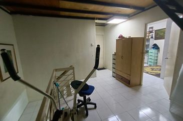 SemiD Cluster 2sty Putra Perdana Puchong NonBumi,Face Open, Extend Dapur