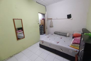 SemiD Cluster 2sty Putra Perdana Puchong NonBumi,Face Open, Extend Dapur