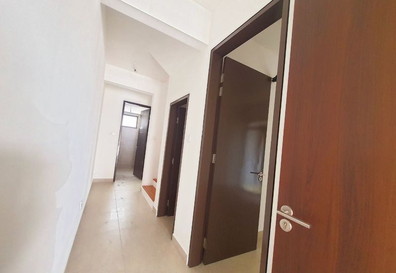 3sty Mulia Residence Cyberjaya FREEHOLD Nonbumi, New Brand Unit, Murah