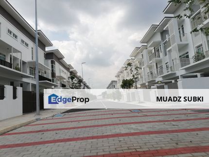 (FREE LEGAL LOAN, SPA, STAMP DUTY) 3sty Completed New Semi D Puncak Indah Ampang, Selangor, Ampang