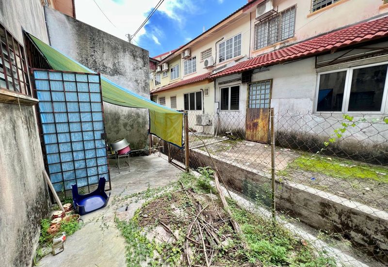 Taman Saujana Puchong