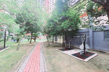 Vista Pinggiran, Taman Pinggiran Putra