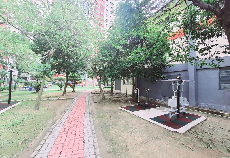 Vista Pinggiran, Taman Pinggiran Putra