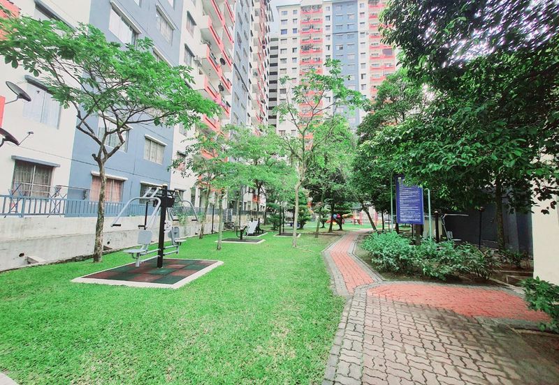 Vista Pinggiran, Taman Pinggiran Putra