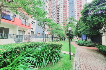 Vista Pinggiran, Taman Pinggiran Putra