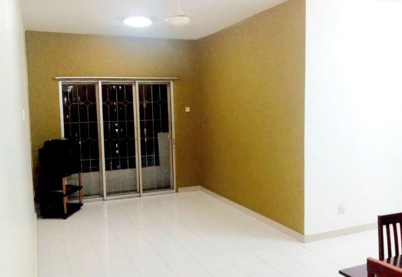 Vista Pinggiran, Taman Pinggiran Putra