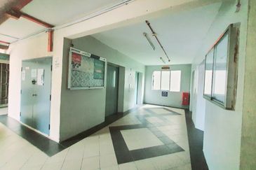 Vista Pinggiran, Taman Pinggiran Putra