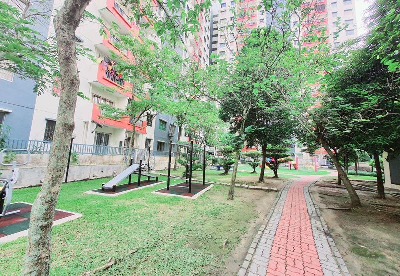 Vista Pinggiran, Taman Pinggiran Putra