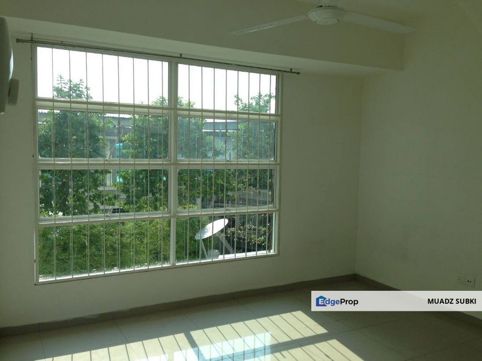 The Zest Bandar Kinrara Puchong Non Bumi, MURAH, Unit Cantik, kitchen cabinet, 1K++ sqft, 2 car parking, Selangor, Bandar Kinrara Puchong