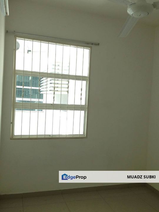 The Zest Bandar Kinrara Puchong Non Bumi, MURAH, Unit Cantik, kitchen cabinet, 1K++ sqft, 2 car parking, Selangor, Bandar Kinrara Puchong