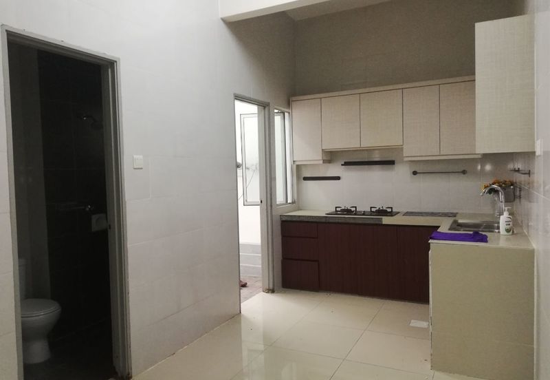 Bandar Saujana Putra 2sty Semi D Cluster Jual Murah, Kitchen Cabinet