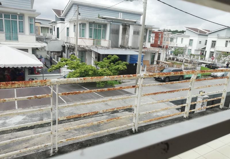 Bandar Saujana Putra 2sty Semi D Cluster Jual Murah, Kitchen Cabinet