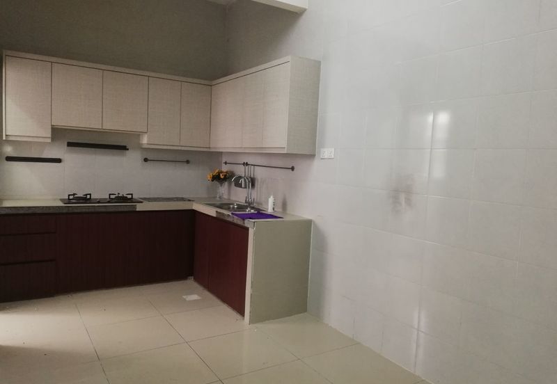Bandar Saujana Putra 2sty Semi D Cluster Jual Murah, Kitchen Cabinet